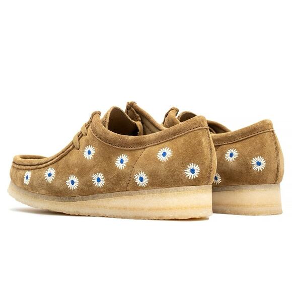 CLARKS Dark Olive Embroidered Suede Wallabees Size 11.5W New in Box MSRP $195 main image 6